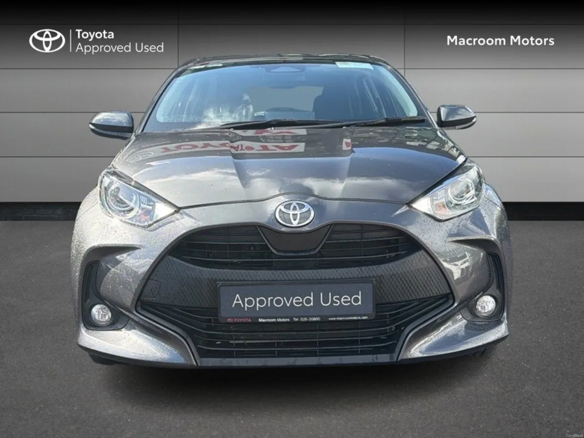 Toyota Yaris YARIS HYBRID 1.5 LUNA - Image 5