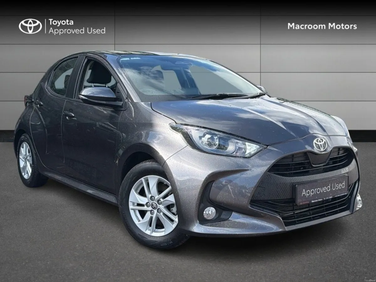 Toyota Yaris YARIS HYBRID 1.5 LUNA - Image 1
