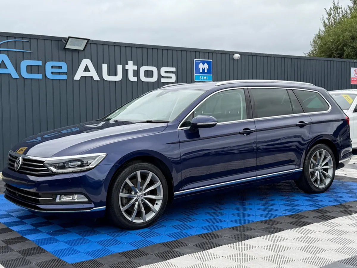 Volkswagen Passat HIGHLINE - 2.0L DIESEL - AUTO - - Image 3