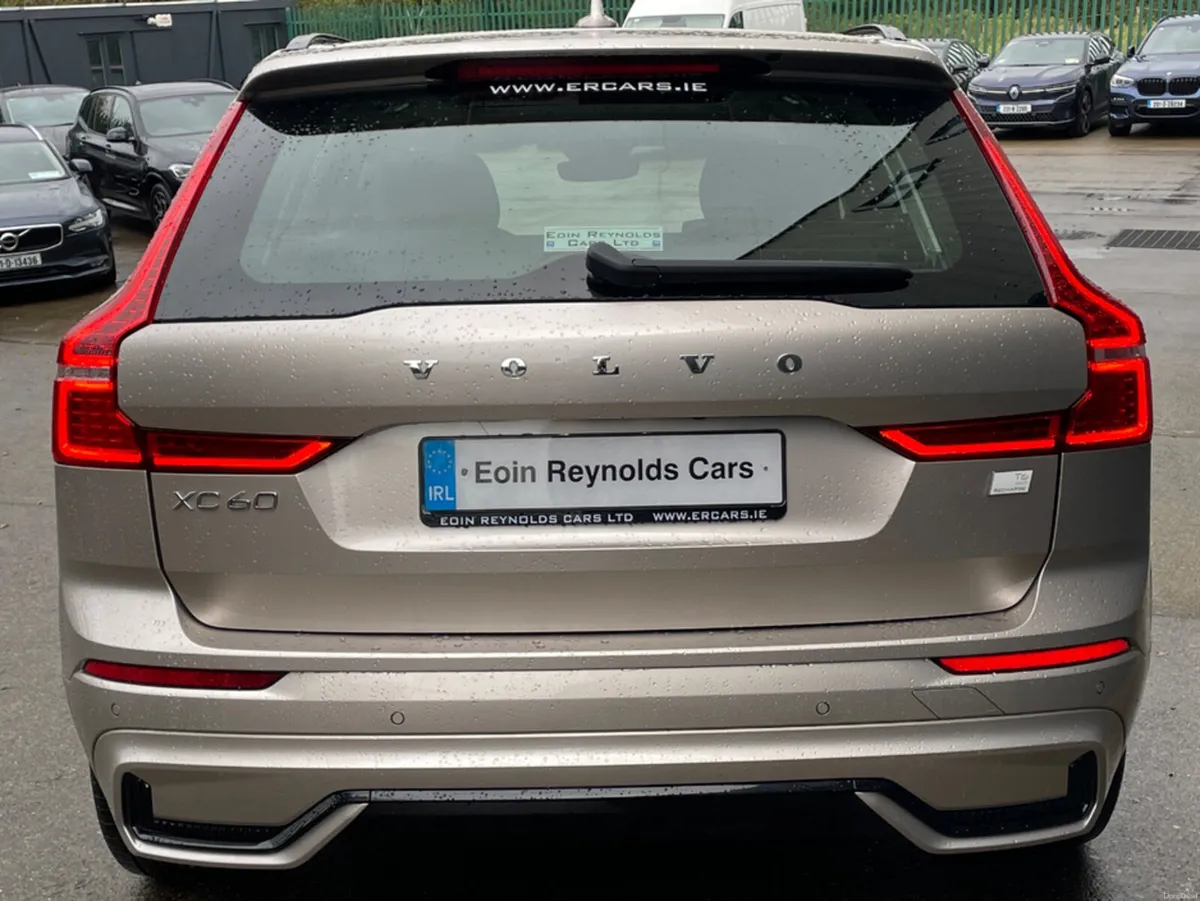 Volvo XC60 T6 PHEV PLUS DARK AWD AS NEW!! - Image 4