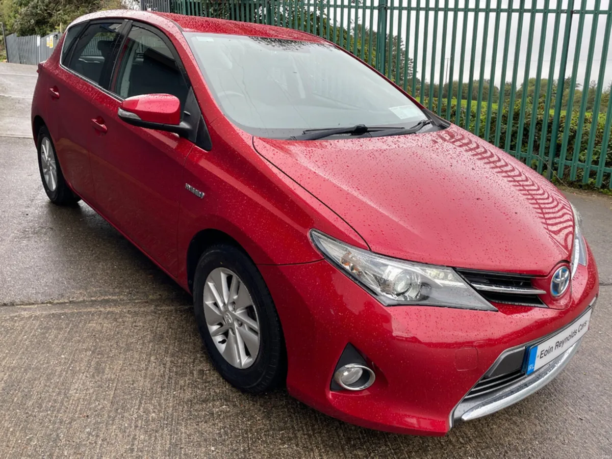 Toyota Auris 1.8 VVTI ICON E-CVT 5DR AUTO - Image 3