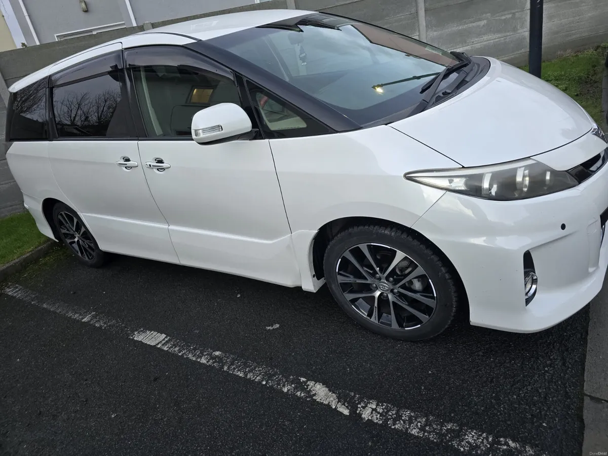 Toyota Estima 2012 - Image 2