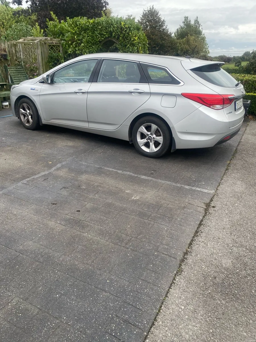 Car - Image 1