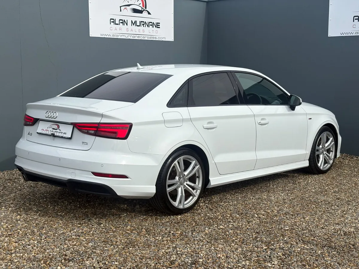 AUDI A3 S-LINE BLACK EDITION 1.6 TDI  2018 - Image 6