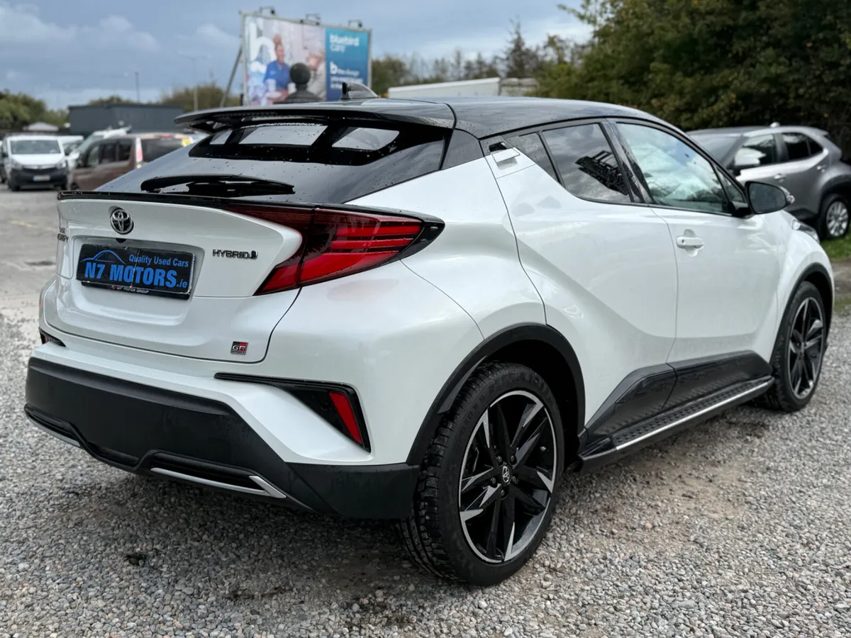2023 Toyota C-HR 1.8 HYBRID GR SPORT AUTO - Image 3