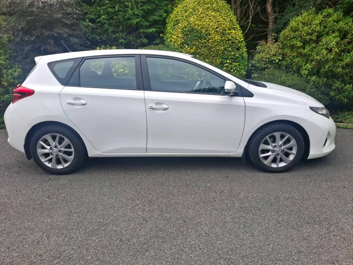 Toyota Auris 2014 - Image 3