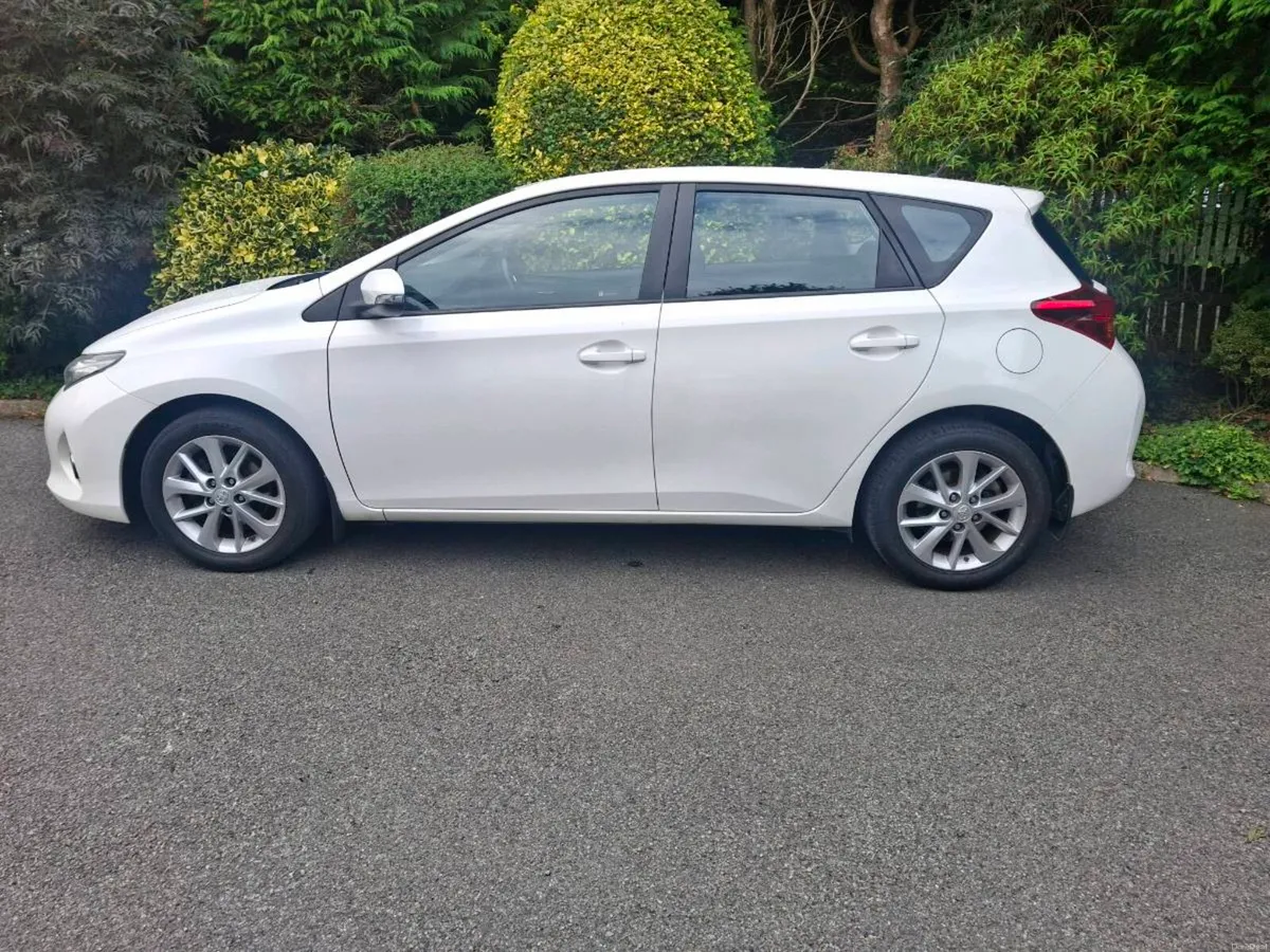 Toyota Auris 2014 - Image 5