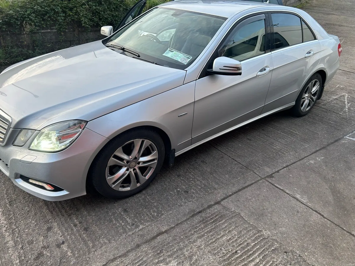 2010 MERCEDES E 200 CDI AVANT GARDE AUTO - Image 1