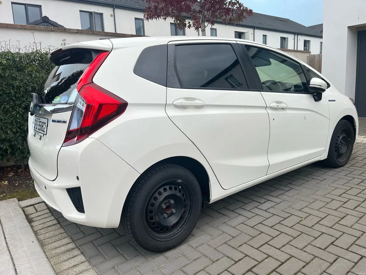 Honda Fit 2015 Hybrid 1.5L Automatic - Image 4