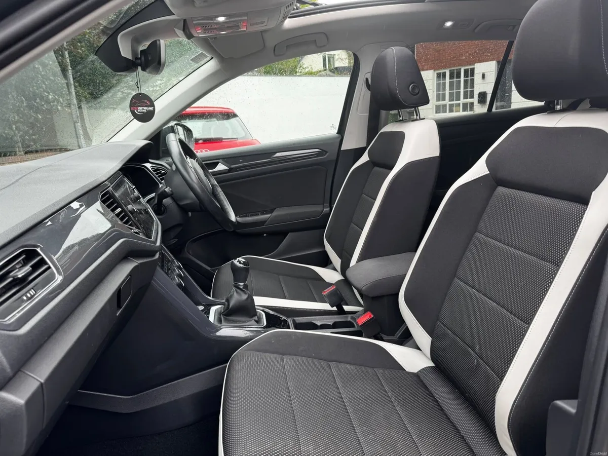 Volkswagen T-ROC Highline 1.5 TSI - Image 4