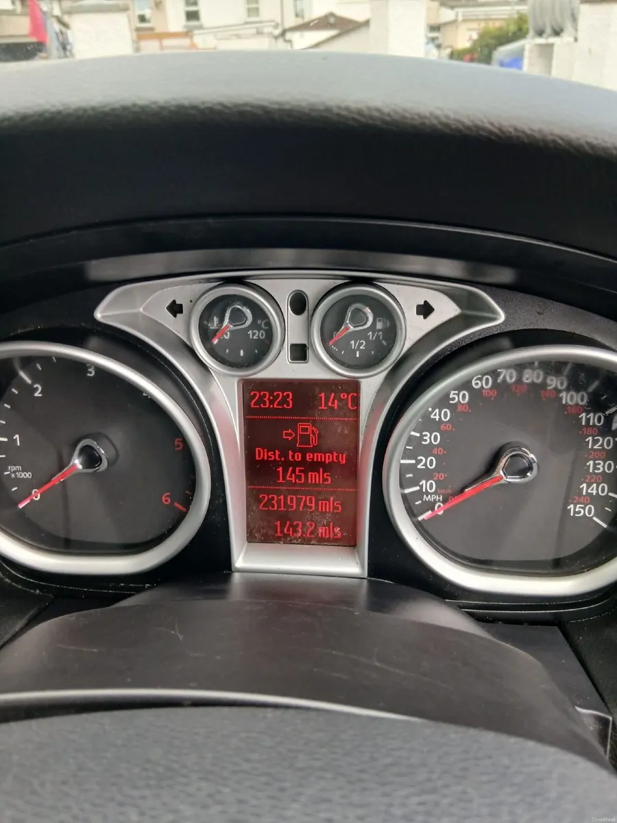 Ford Focus 2011 - Image 3