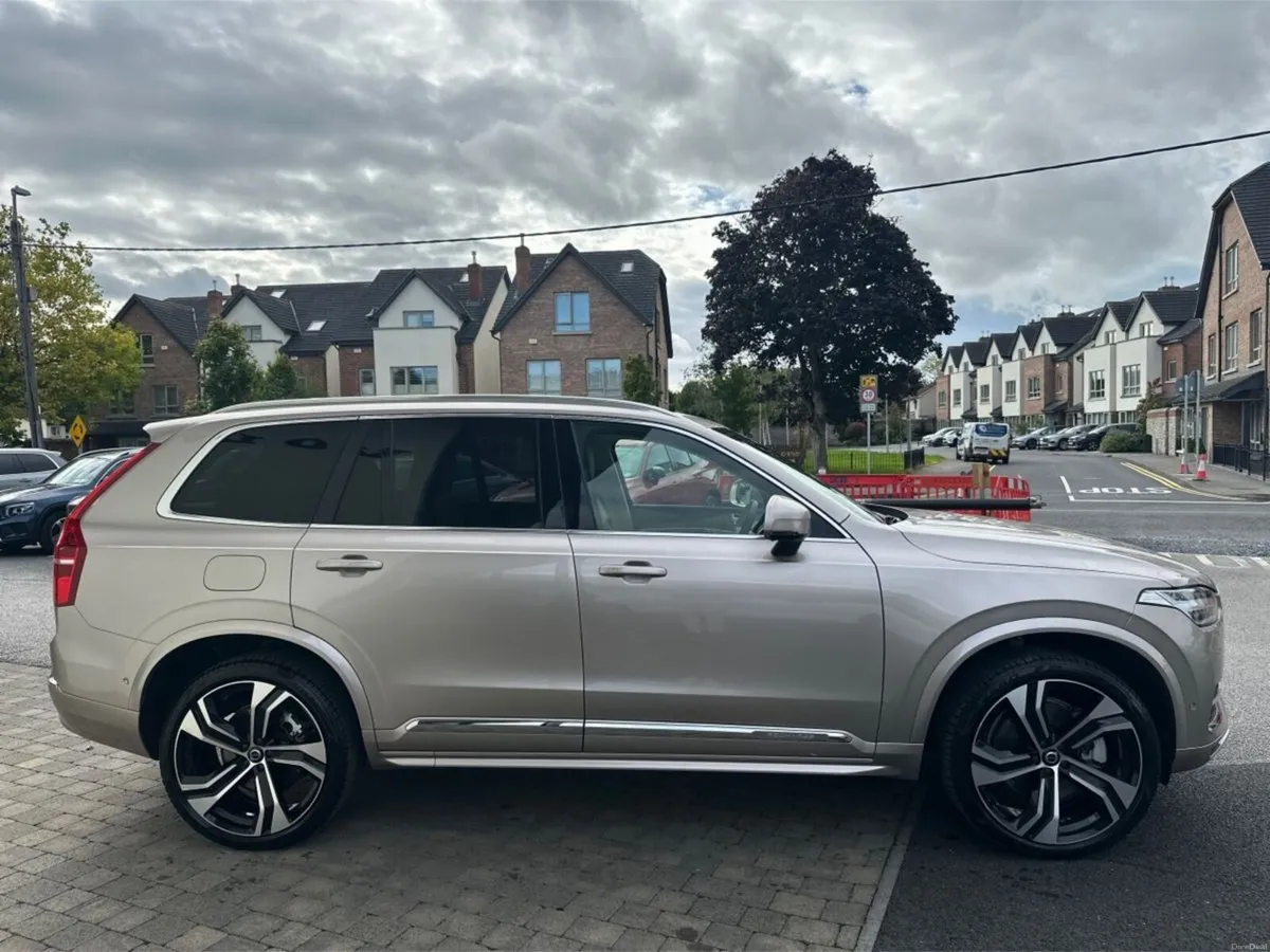 Volvo XC90 T8 ULTIMATE 455bhp- 22" alloy wheels- 1 - Image 4