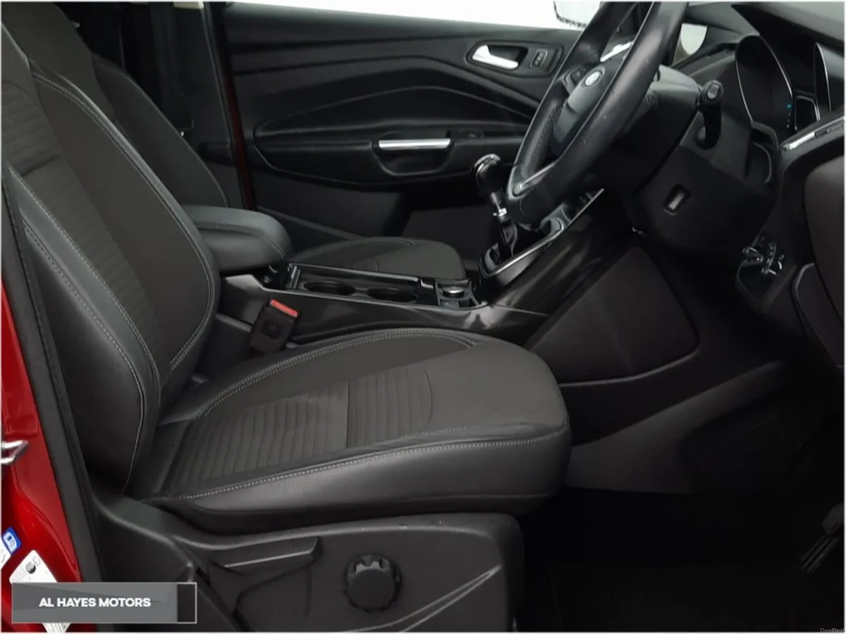 Ford Kuga **FLASH SALE**TITANIUM 1.5 TDCI 6SPEED 1 - Image 4
