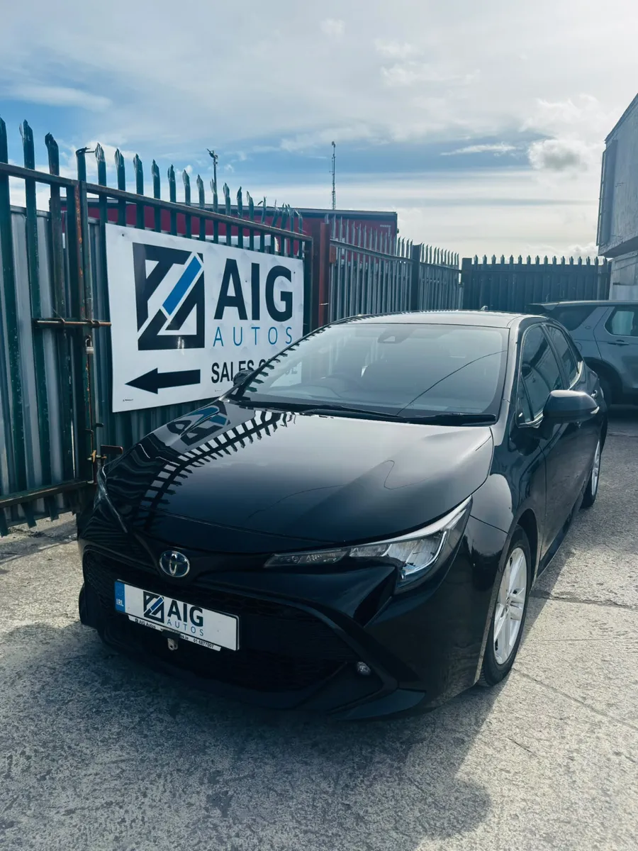 Toyota Corolla 1.8 HYBRID ICON TECH HEV CVT - Image 1