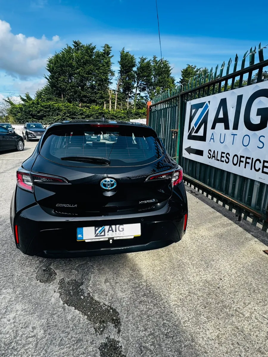 Toyota Corolla 1.8 HYBRID ICON TECH HEV CVT - Image 5