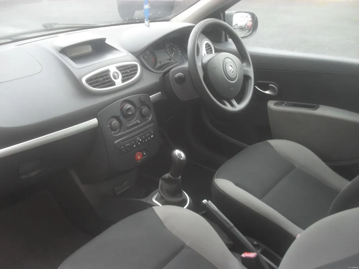 Renault Clio 2012 - Image 2