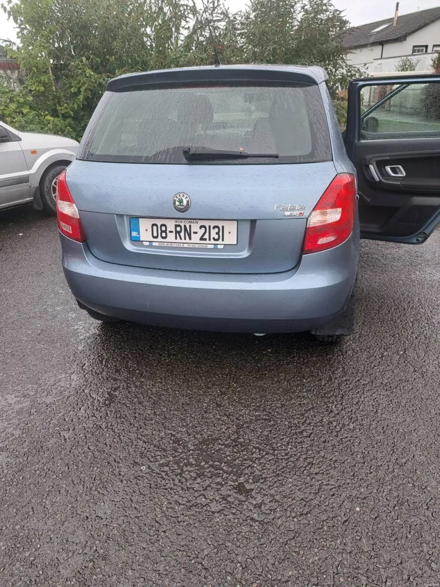 Skoda Fabia Ambiente 1.6 AUTOMATIC - Image 3