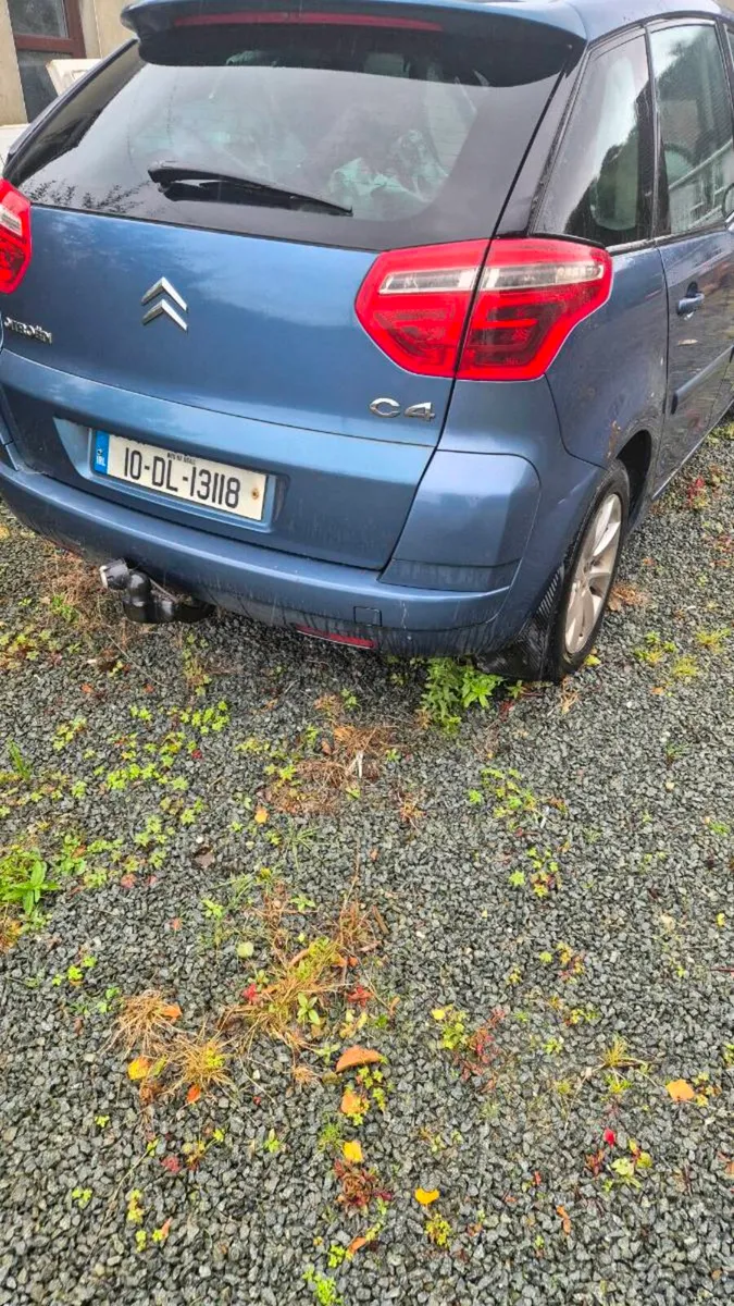 Car - Image 1