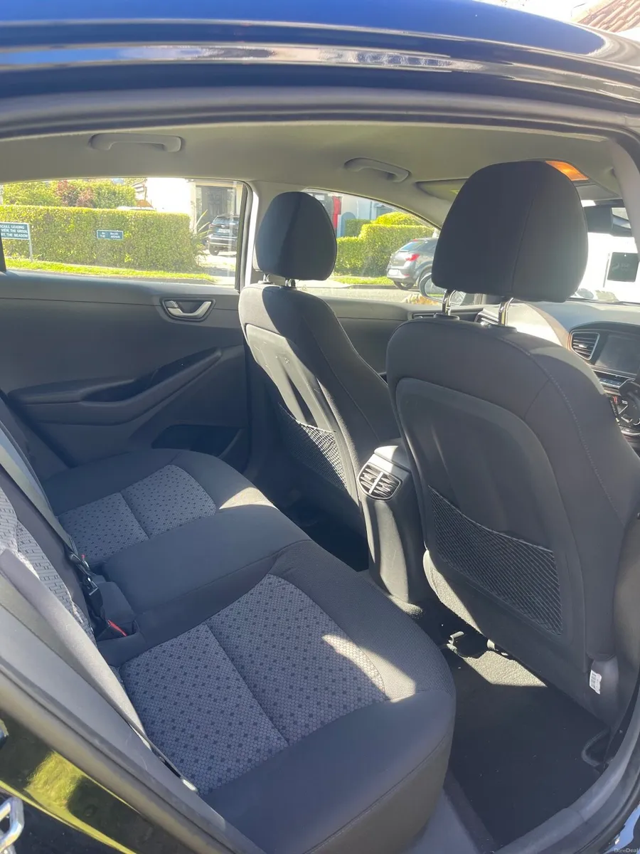 Hyundai IONIQ 2017 - Image 2