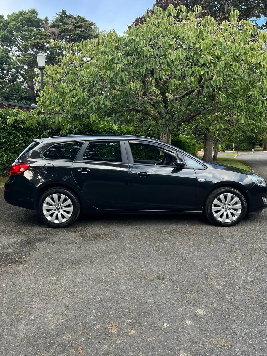 Opel Astra Estate (NEW NCT)(LOW MILEAGE) - Image 2
