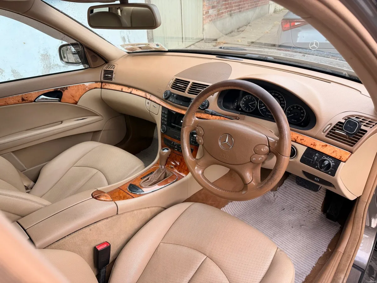 Mercedes E200 Kompressor Automatic 2007 - Image 4