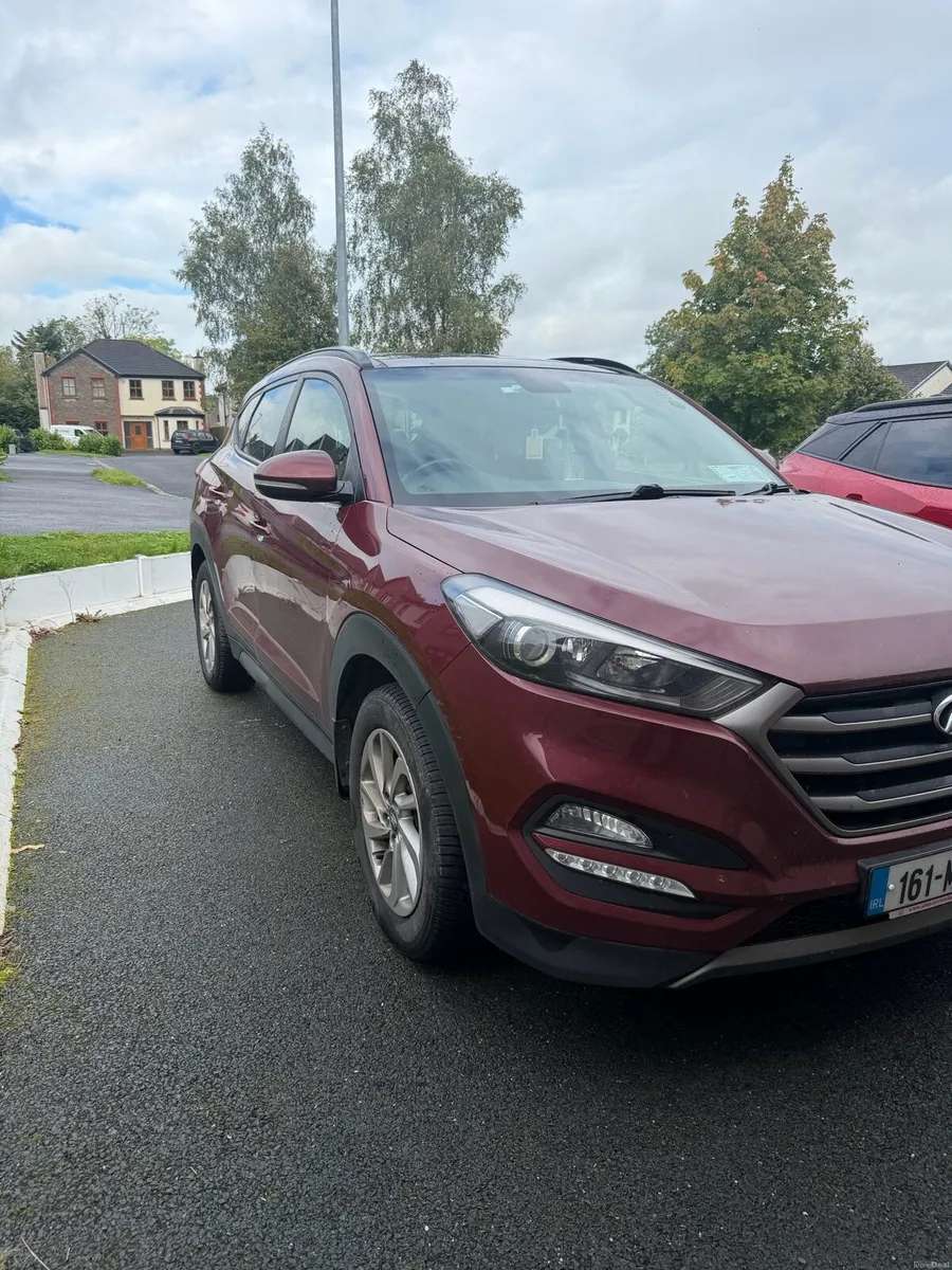 Hyundai Tucson Premium with low mileage - Image 3