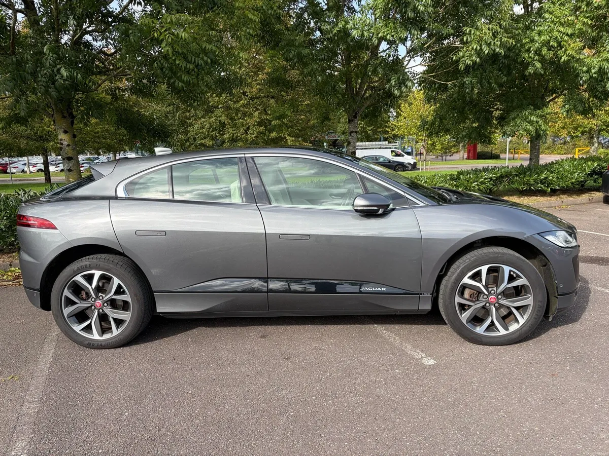 Jaguar IPace P400 AWD HSE - Image 4