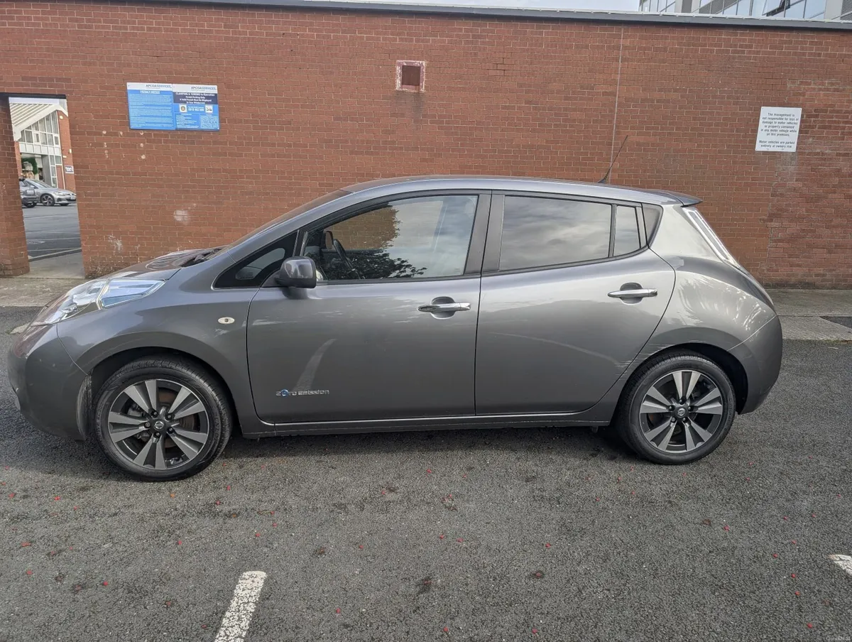 Nissan Leaf Tekna 30kWh – Top Spec - Image 3