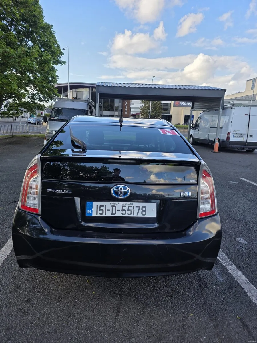 Toyota prius 2015 5500€ - Image 2