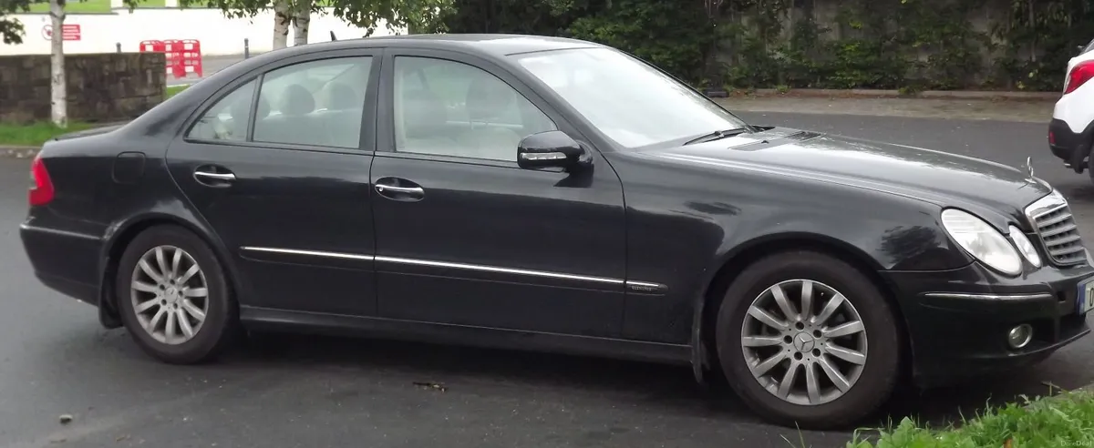Mercedes-Benz E-Class 2007 - Image 1