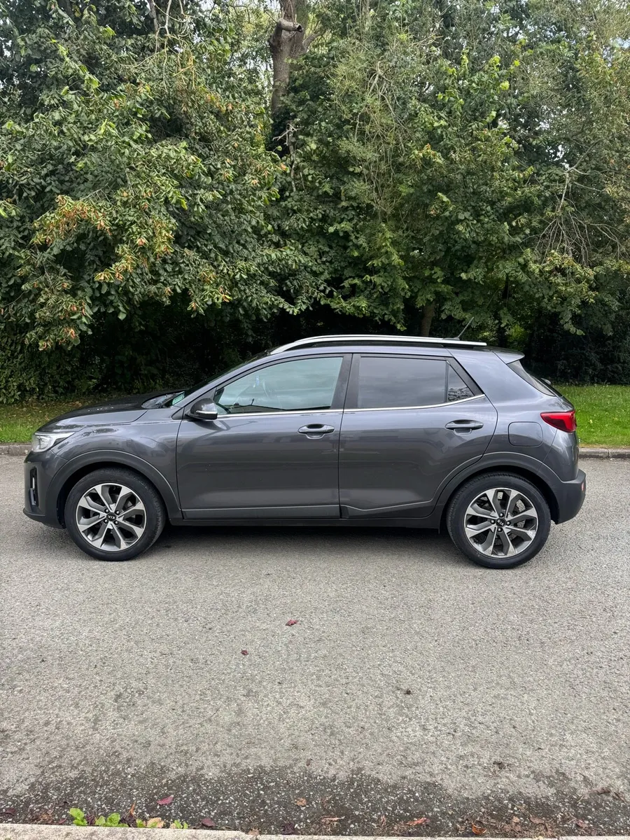 2017 Kia Stonic - Full Kia Service History - Image 2