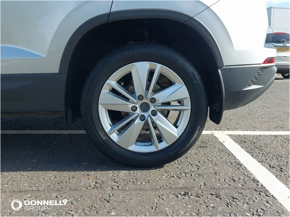 Skoda KAROQ 1.0 TSI SE Drive 5dr - Image 5