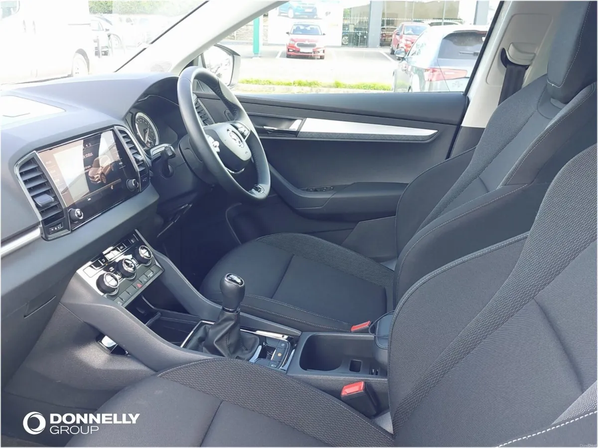Skoda KAROQ 1.0 TSI SE Drive 5dr - Image 2