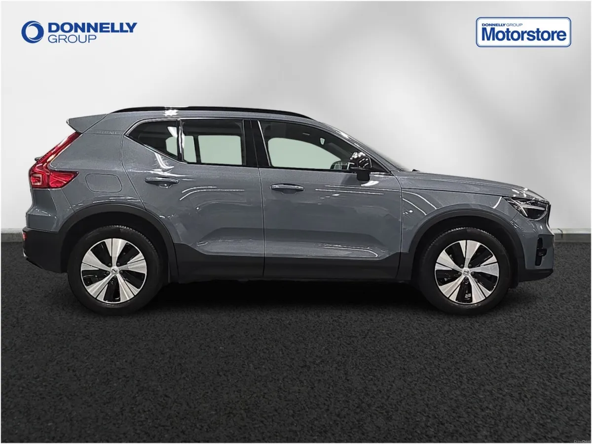 Volvo XC40 1.5 T4 Recharge PHEV Plus Dark 5dr Auto - Image 3