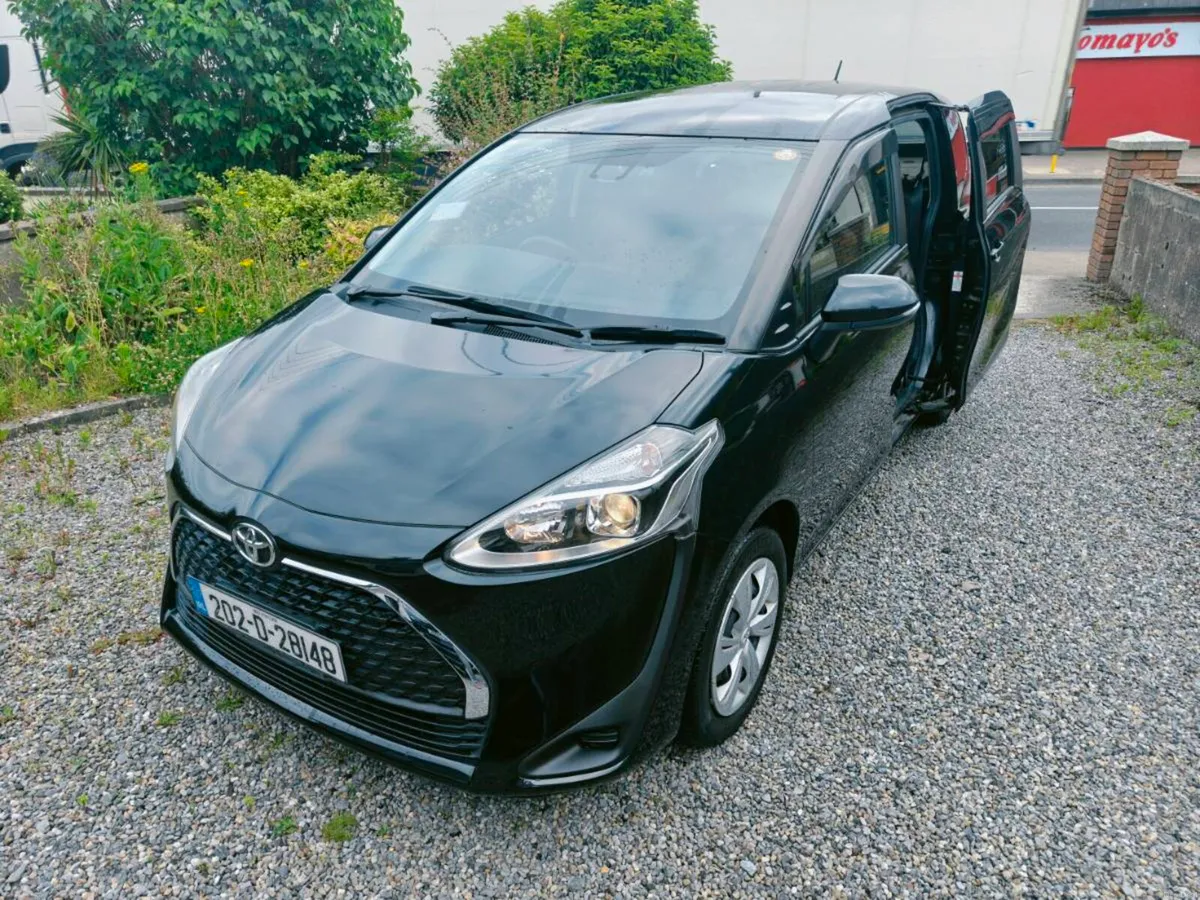 Toyota Sienta 7 Seater - Image 3