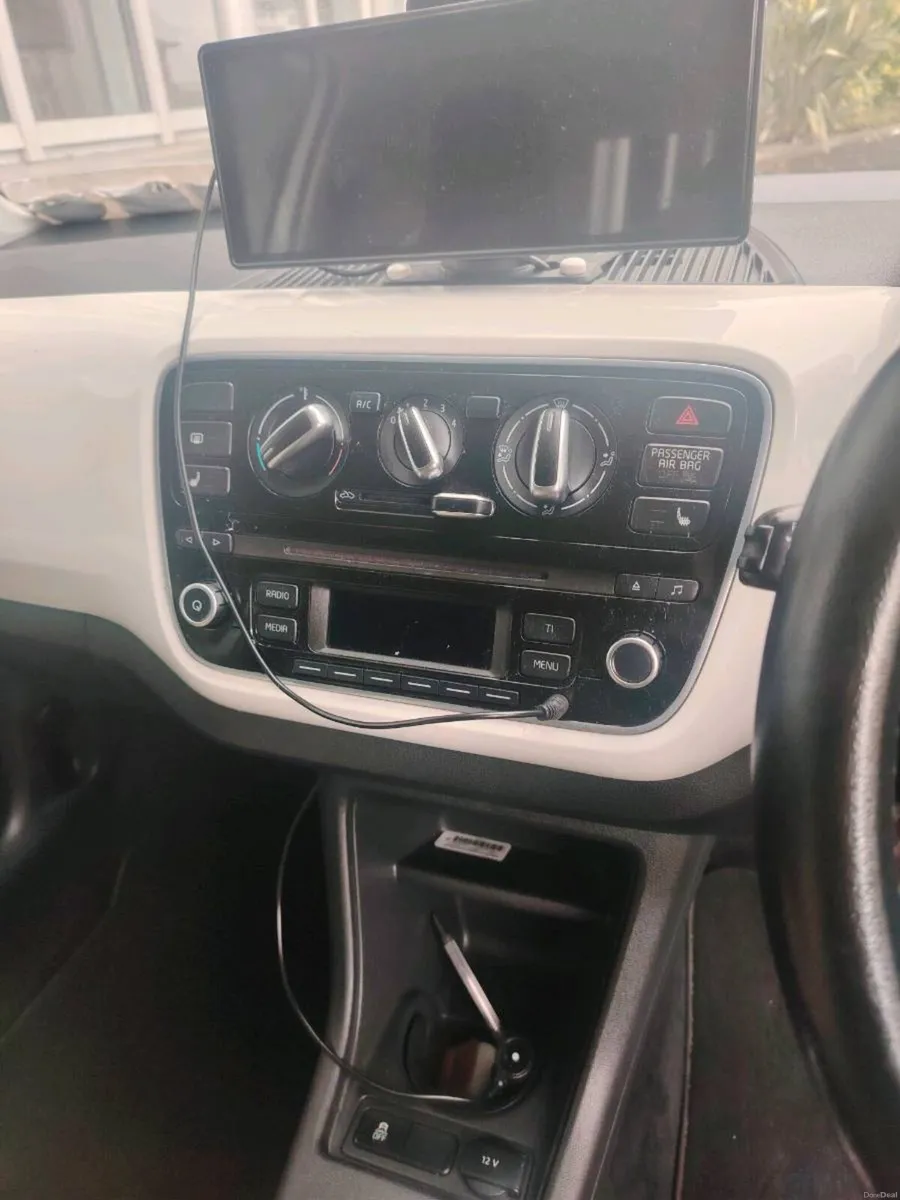 Volkswagen up - Image 2
