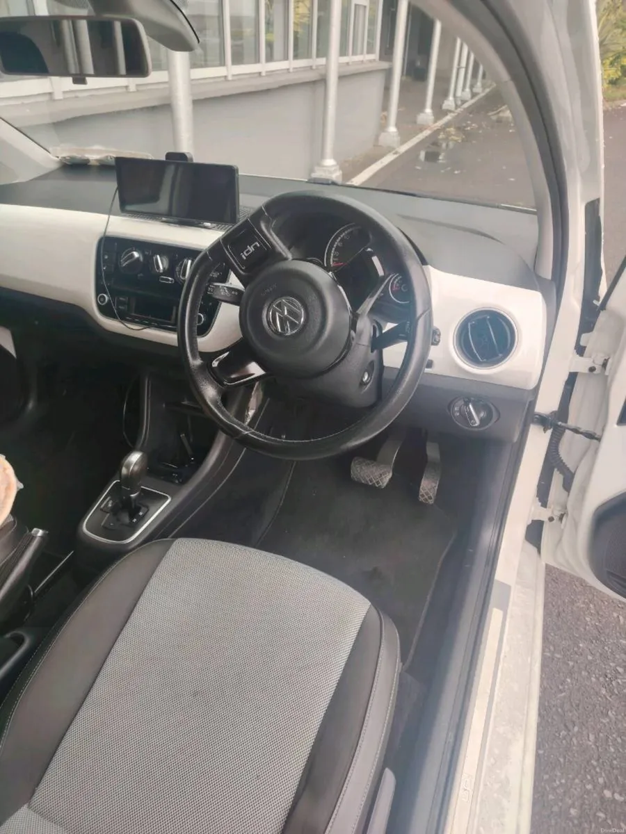 Volkswagen up - Image 4