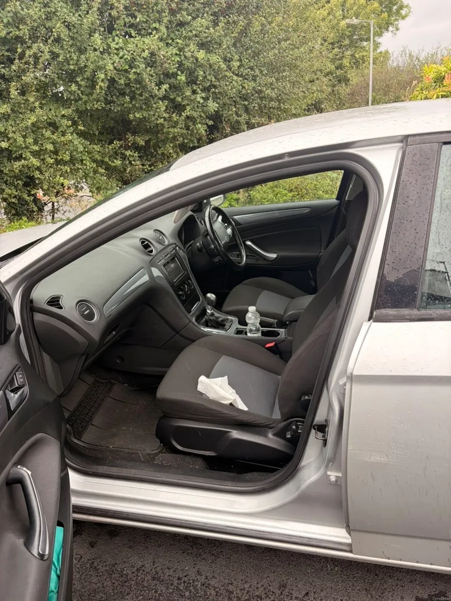 Car - Image 3