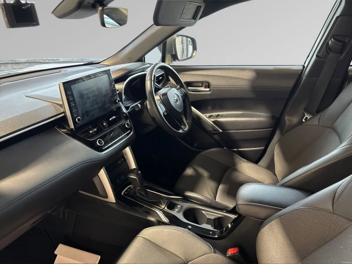 Toyota Corolla Cross Hybrid - Image 4