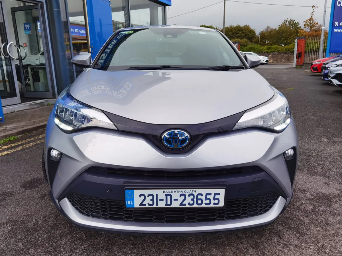 TOYOTA C-HR 1.8 SPORT AUTOMATIC PETROL HYBRID - Image 2