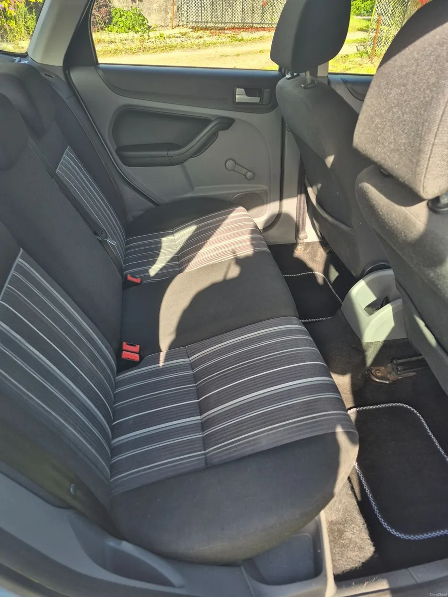 Ford Focus 2010 - Image 6