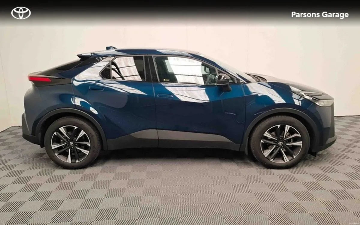 Toyota C-HR C-HR HEV Sport - Image 3