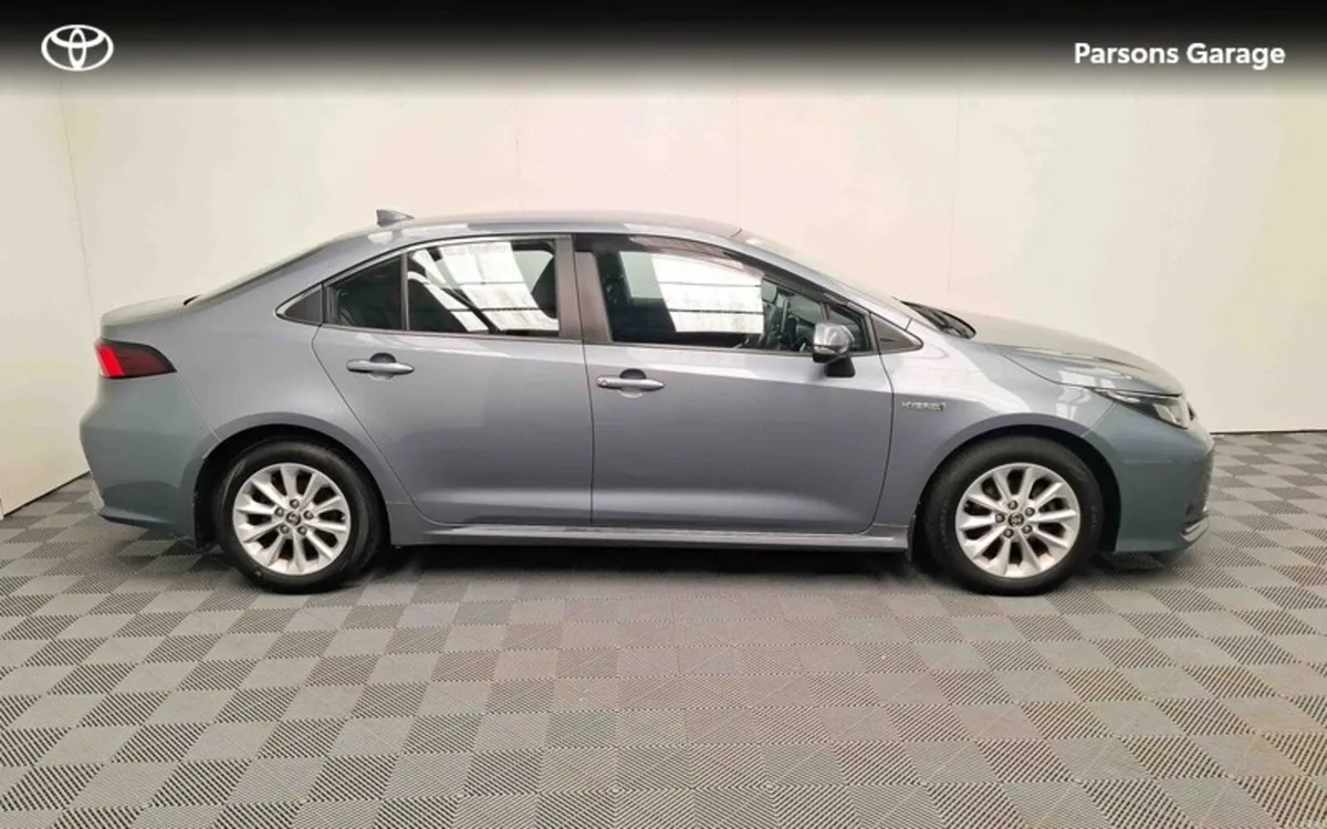 Toyota Corolla COROLLA HYBRID LUNA SAL - Image 3