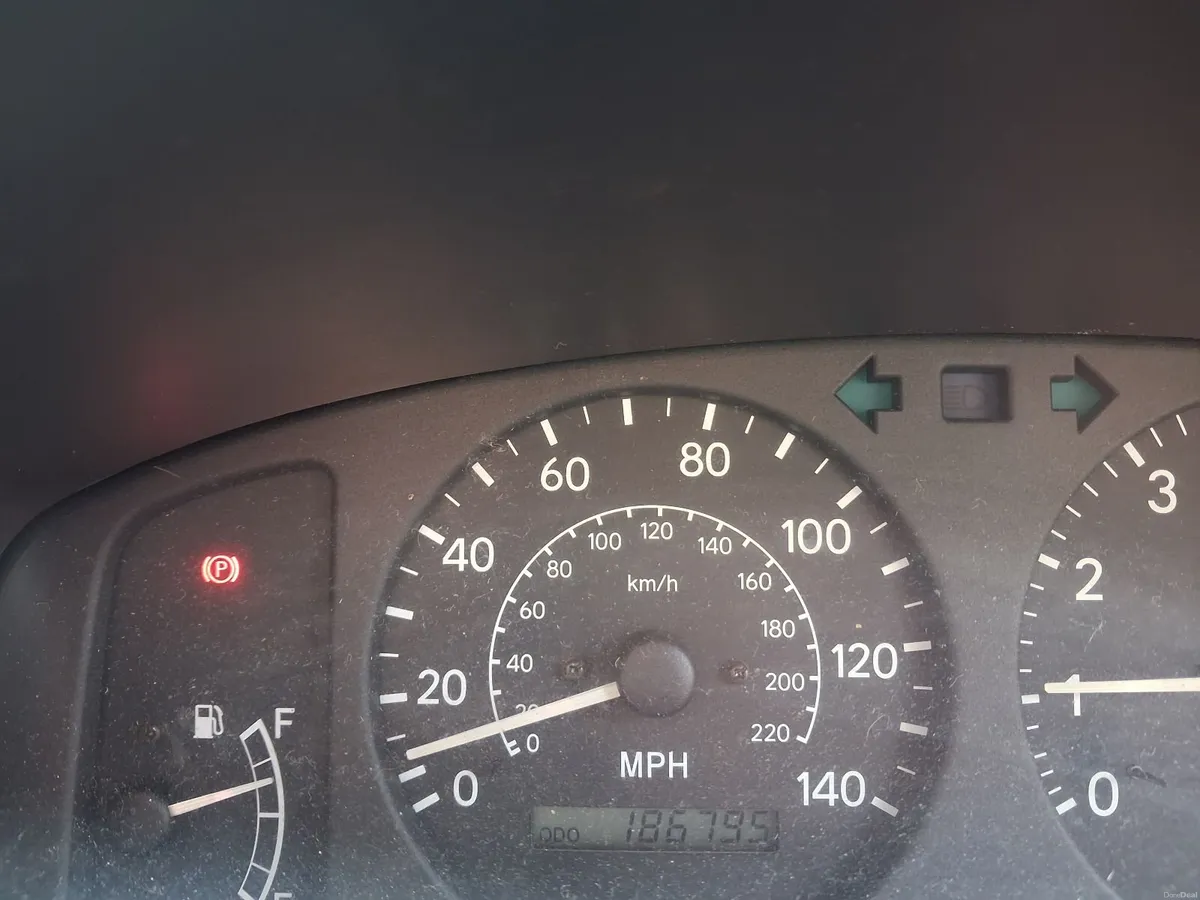 Toyota Corolla 2000 - Image 3