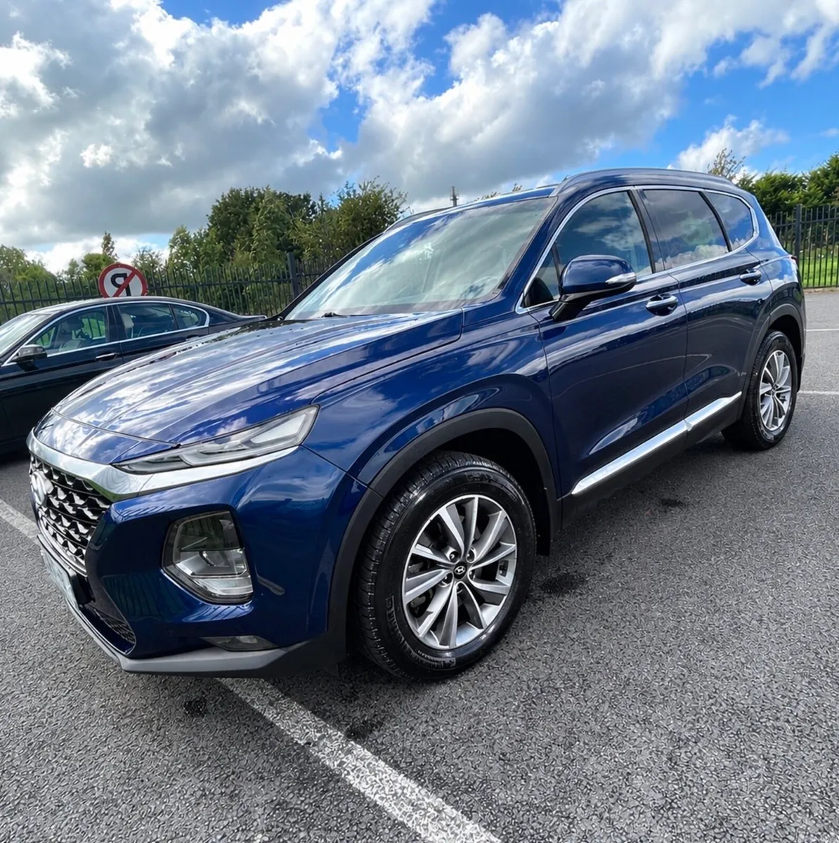 Hyundai Santa Fe 2WD Executive Plus 5DR - Image 1