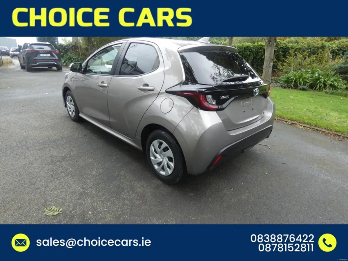 Toyota Yaris 1.5 AUTO HYBRID - Image 4