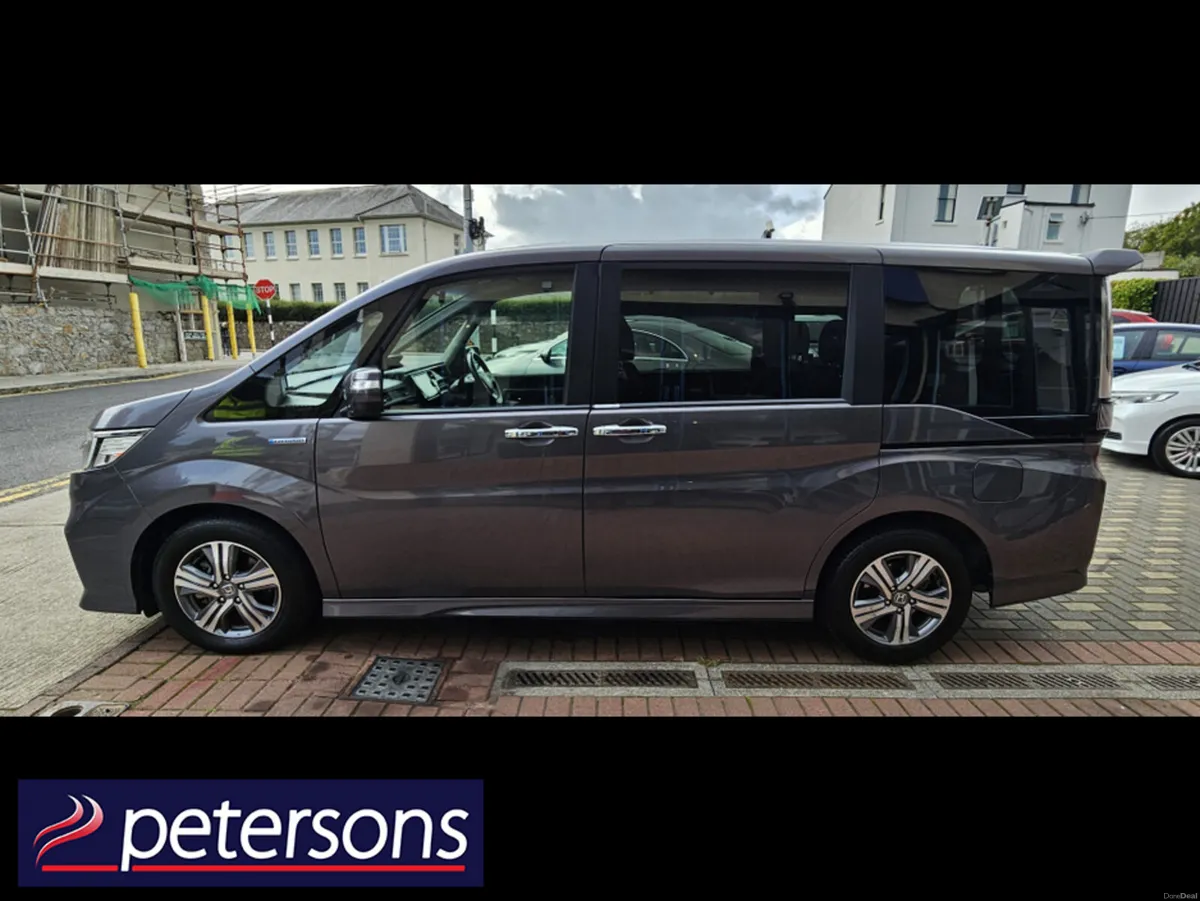Honda Stepwagon STRADA 5DR AUTOMATIC - Image 5