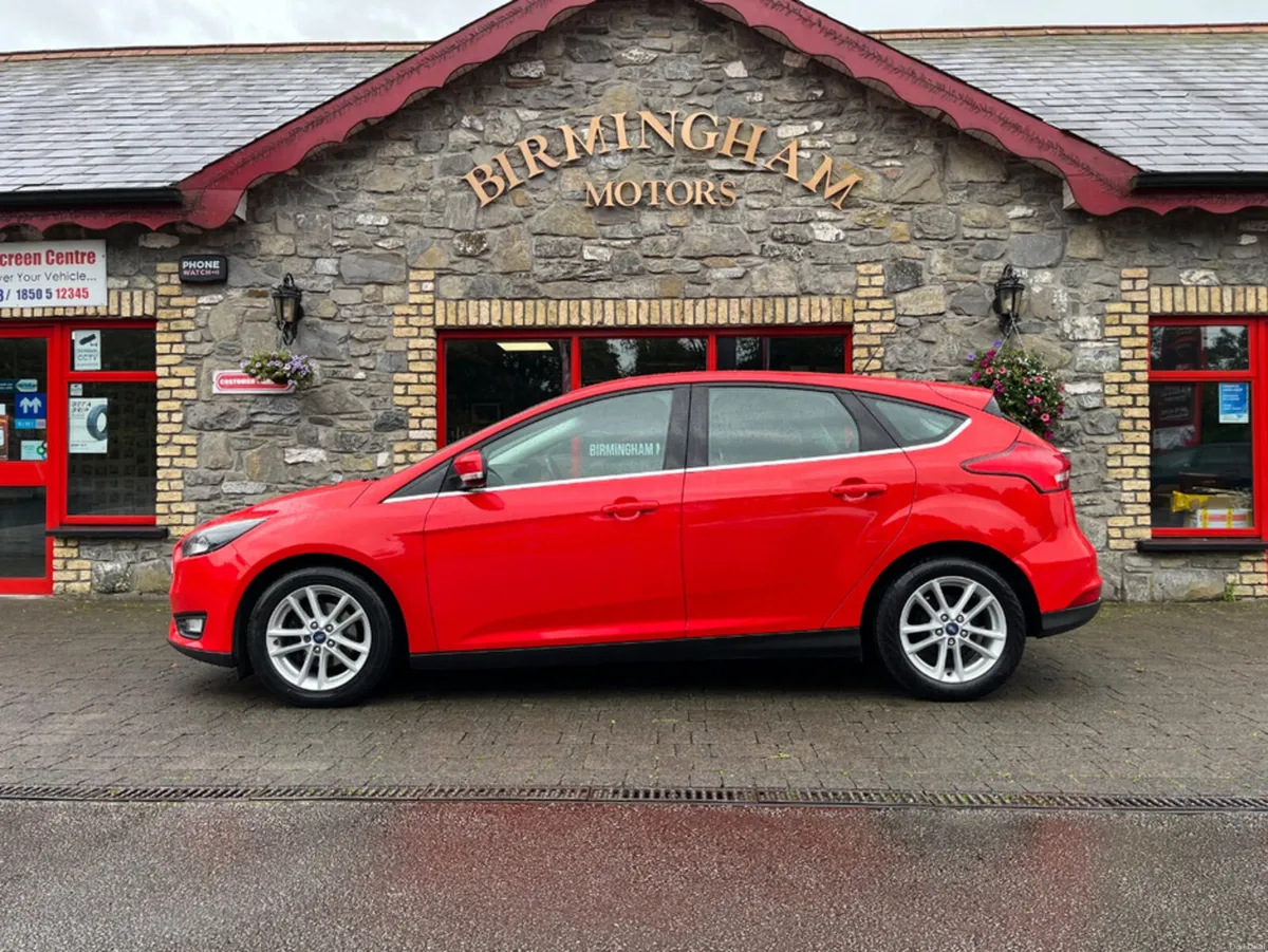 Ford Focus 1.5 TDCI ZETEC S/S 120PS 5DR - Image 3