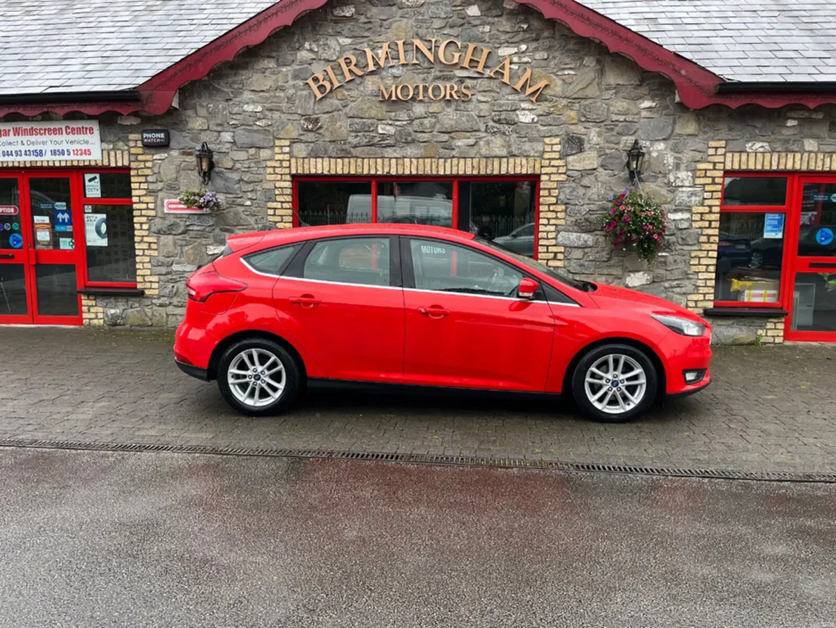 Ford Focus 1.5 TDCI ZETEC S/S 120PS 5DR - Image 4