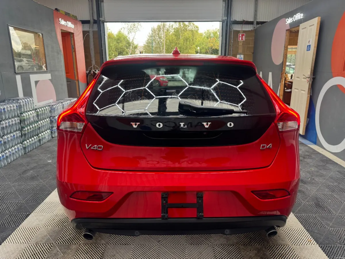 Volvo V40 2018 VOLVO V40 D4 AUTOMATIC / CRUISE CON - Image 4